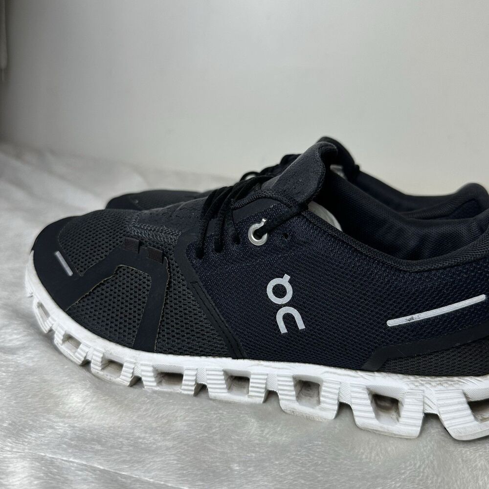 On Cloud 6 Sneakers Black White Womens 7 Running Athleisure Minimalist Comfort - Picture 9 of 16